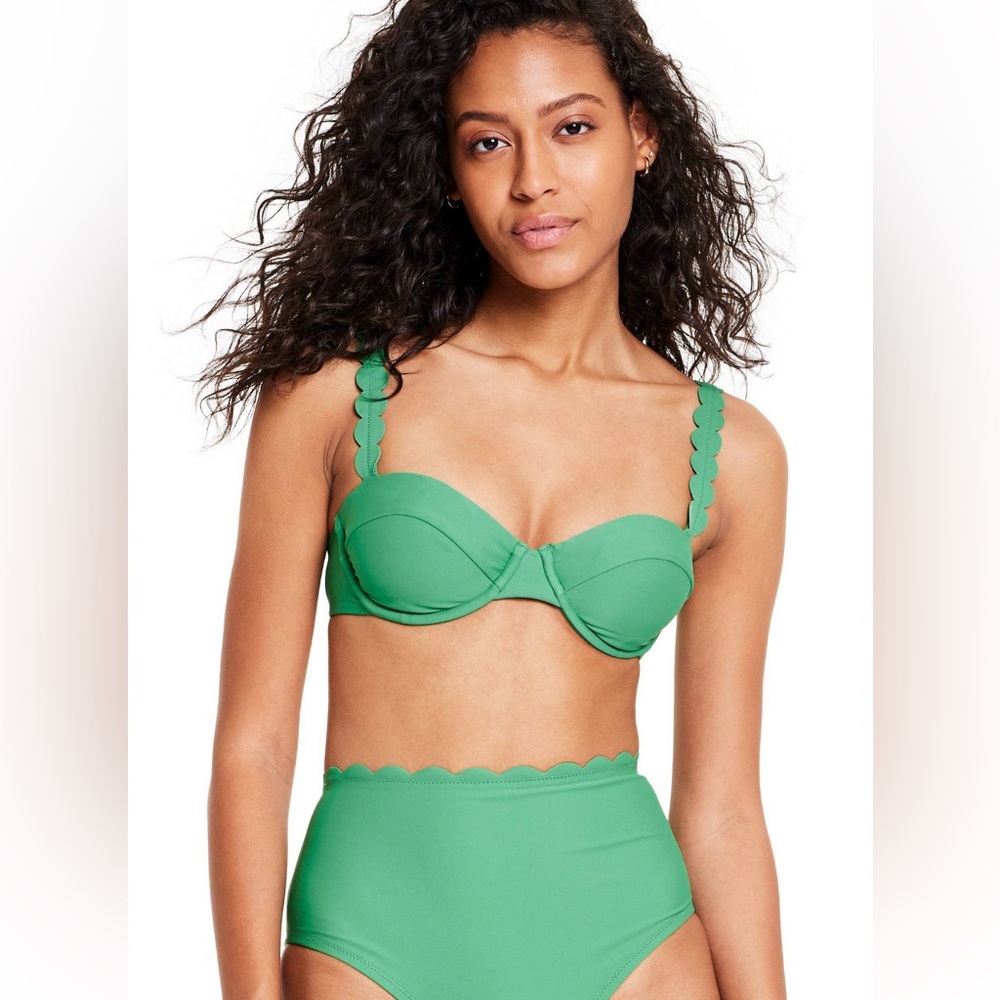 Rhode x Target Scallop Edge Underwire Bikini Top XS - NEW WITH TAGS